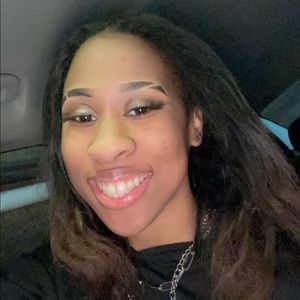 Meet your Posher, Maya